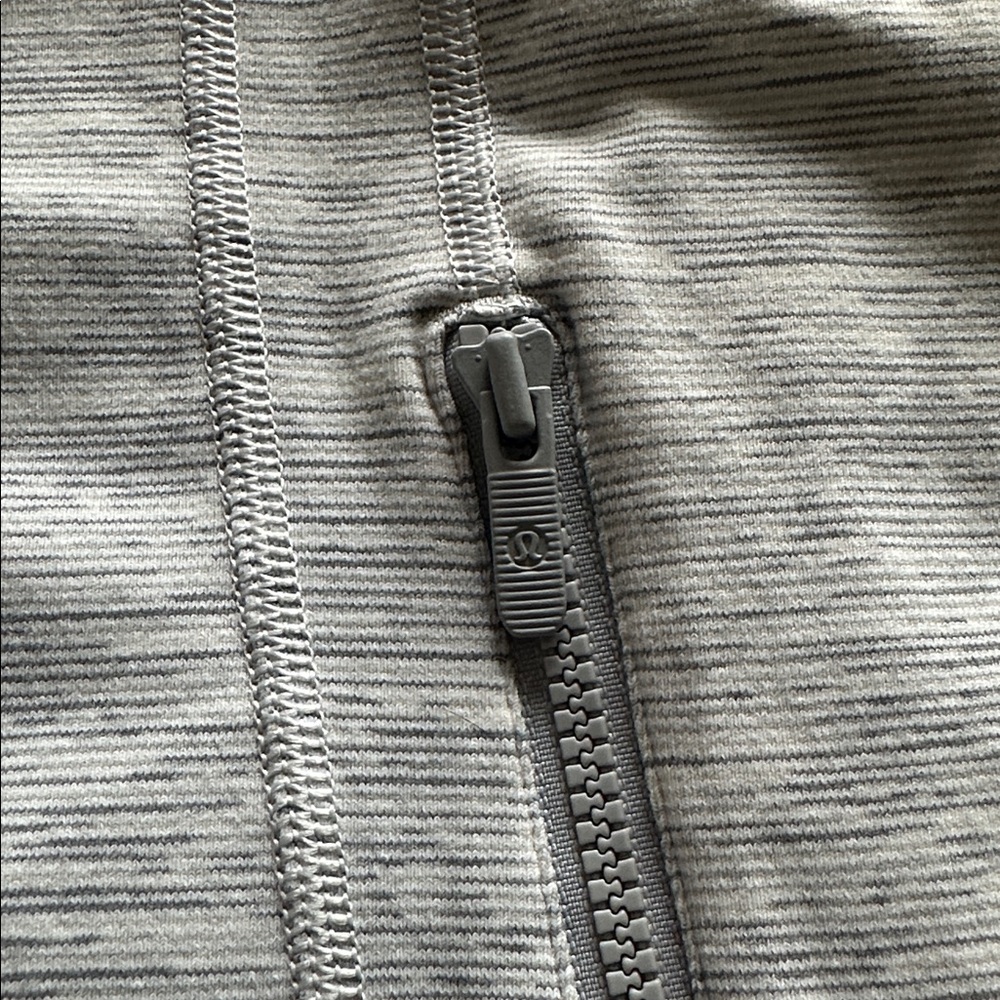 Lululemon Define Jacket Size 8 - Picture 4 of 6
